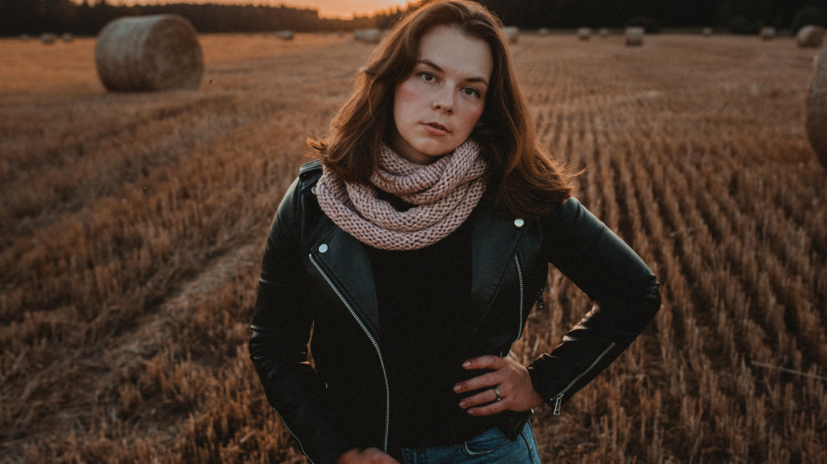 Uutuus: Aura-huivi syksyn väreissä