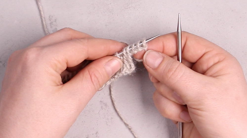 Silmukoiden luominen kerroksen alussa