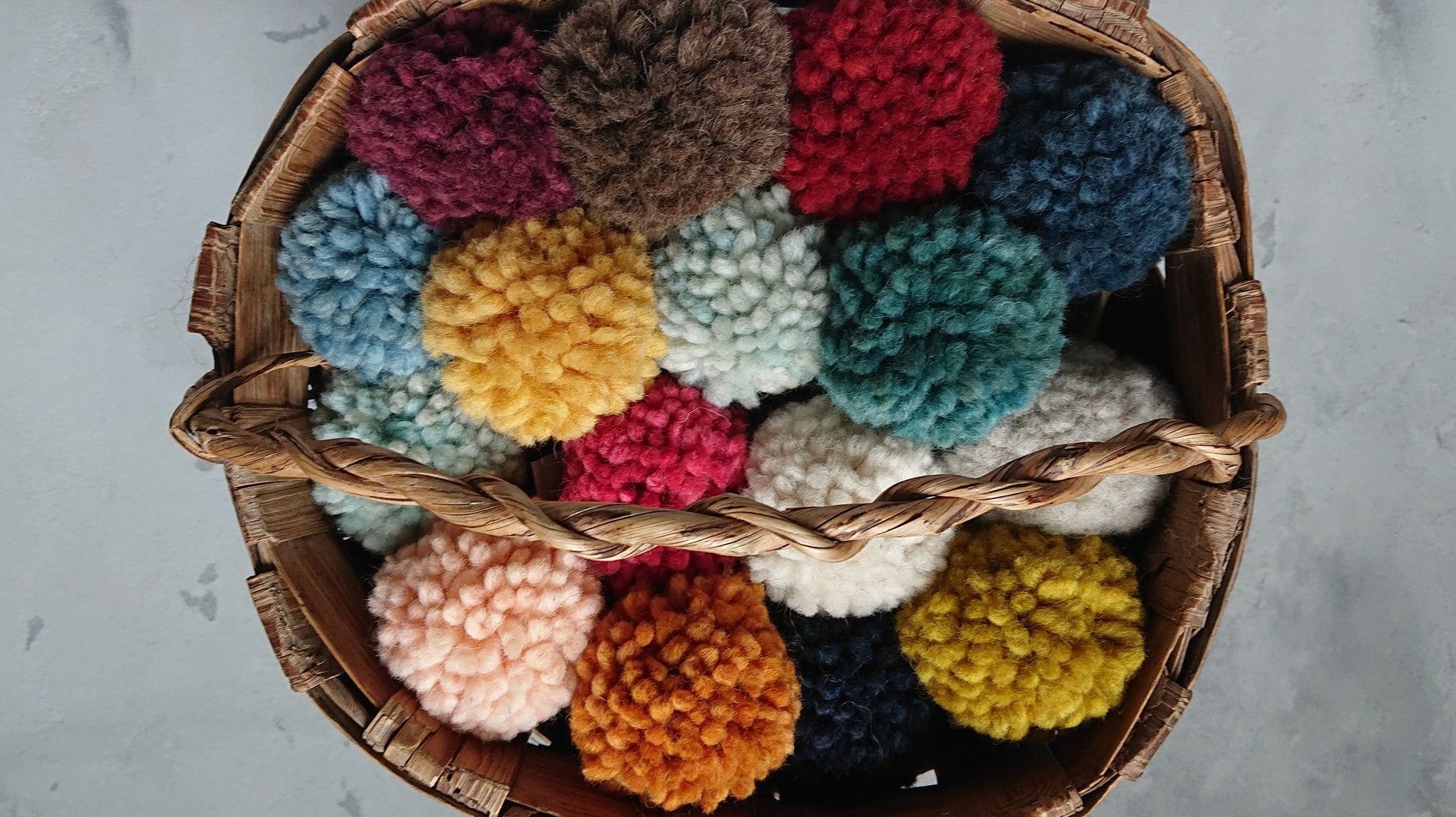 Myssyn Outlet hiihtolomalla kauppakeskus Myllyssä