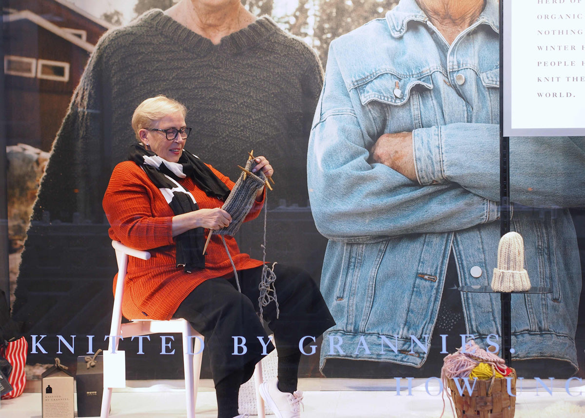 Myssymummot Sokoksen näyteikkunassa pe 12.11.