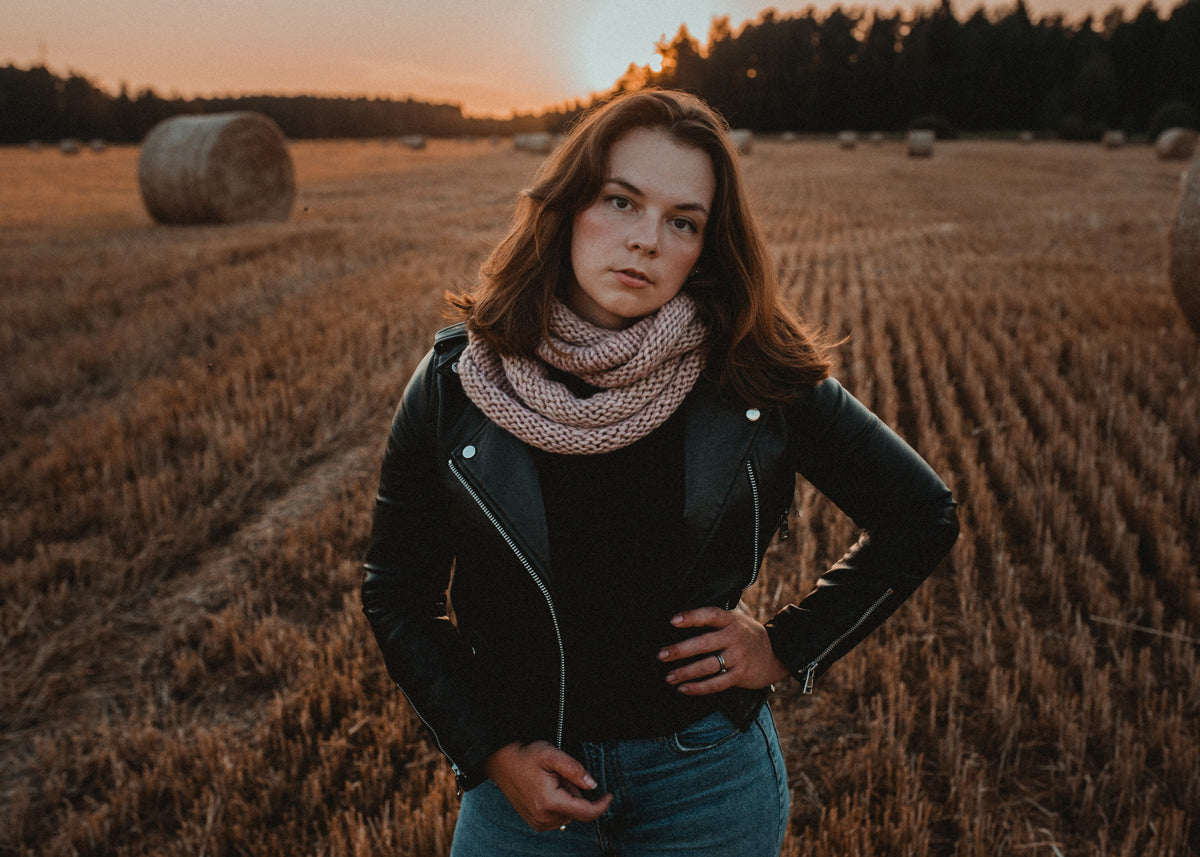 Uutuus: Aura-huivi syksyn väreissä