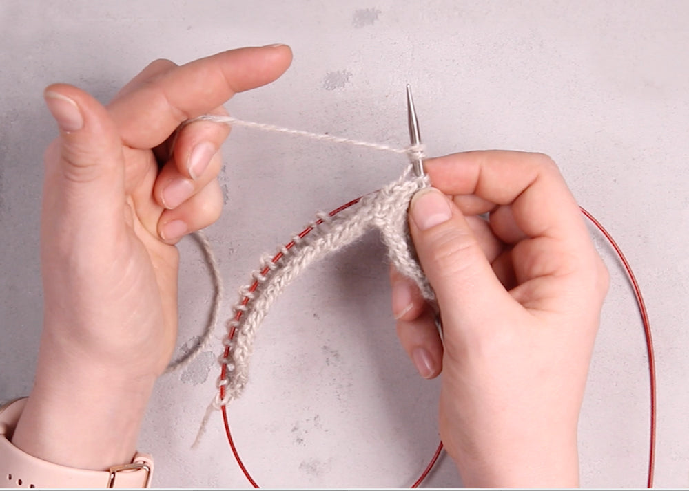 Silmukoiden lisääminen kerroksen keskellä